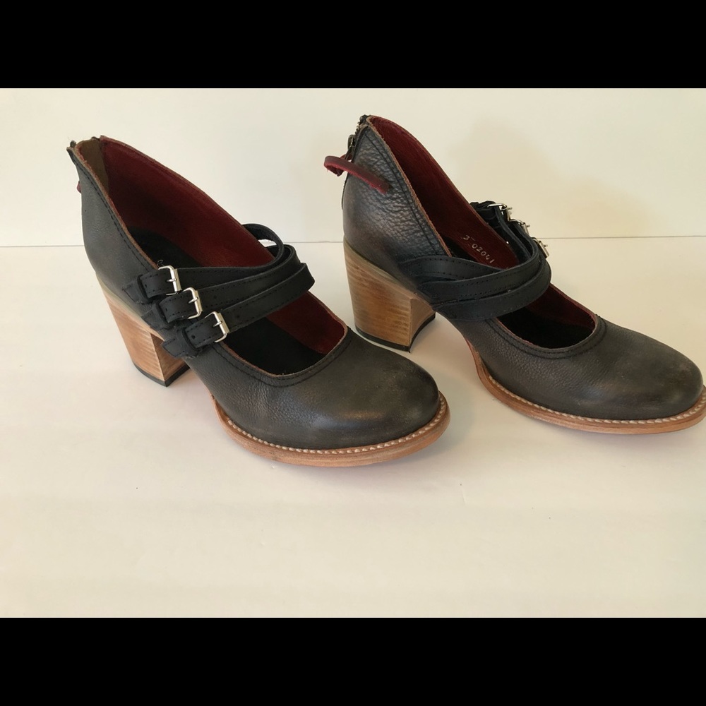 NWT Freebird by Stephen handcrafted leather shoes black